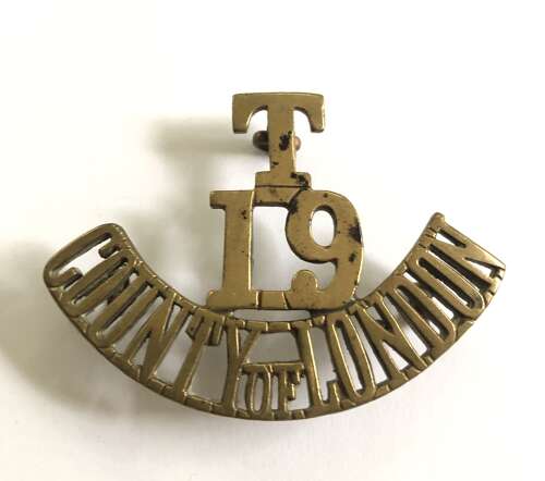 T / 19 / COUNTY OF LONDON (St. Pancras) WW1 brass shoulder title