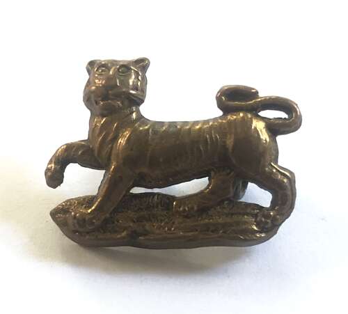 Hampshire Regiment Victorian field service cap badge c. 1881-1902.