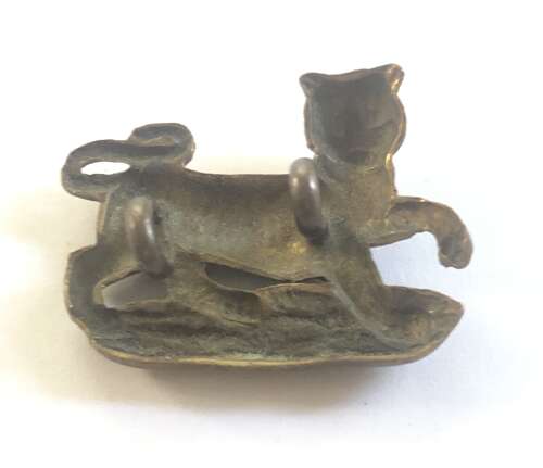 Hampshire Regiment Victorian field service cap badge c. 1881-1902.